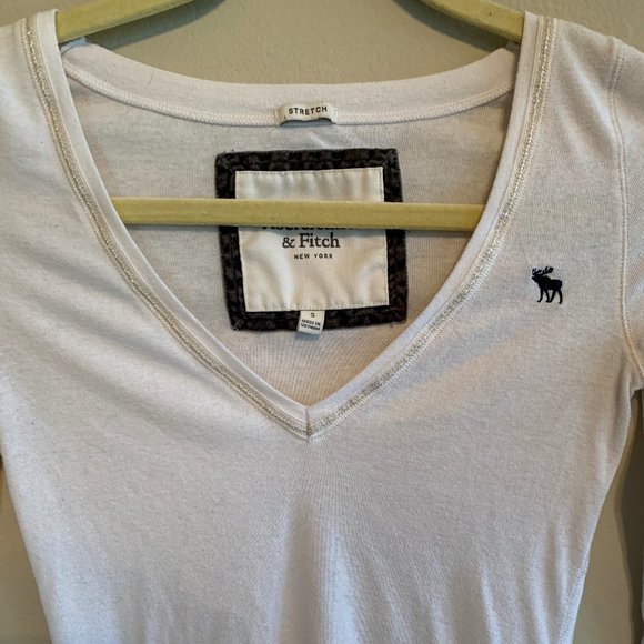 Abercrombie & Fitch Basic White Long Sleeve - Picture 2 of 3